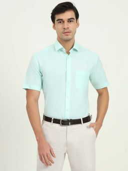Greenfibre - Men Green Solid Casual Shirt