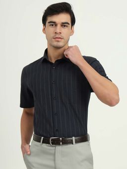 Greenfibre - Men Navy Blue Checks Formal Shirt