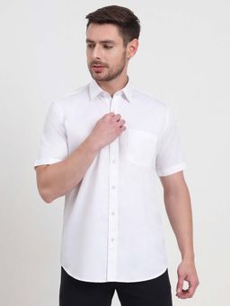 JadeBlue - Men White Solid Casual Shirt