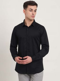 JadeBlue - Men Black Solid Casual Shirt
