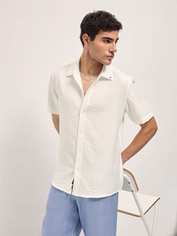 The Bear House - Men White Textured Casual Shirt