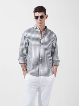 The Indian Garage Co - Men Blue Slim Fit Striped Cutaway Collar Neck Casual Shirt