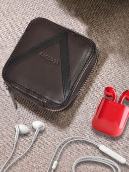 Sassora - Premium Leather Unisex S Travel Pouch Accessories (S)