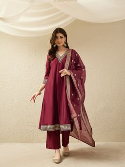 Gahan - Womens Embroidered Maroon Kurta with Pant & Dupatta