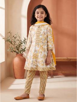 EXCLUSIVE FROM JAIPUR - White Printed Kurta With Leheriya Churidar And Dupatta