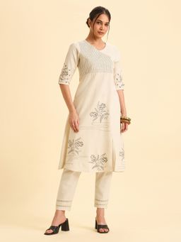 VISMAY - Flax Slub Embroidery Ivory Kurta