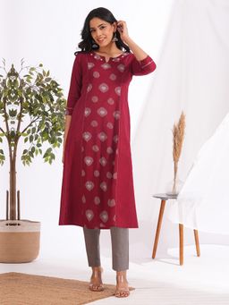 Kami Kubi - Pocketed A-line Cotton Maroon Kurta