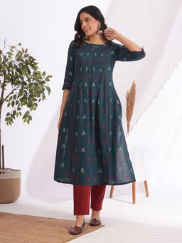 Kami Kubi - A-line Pleated Cotton Fabric Blue Kurta