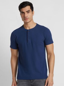 Globus - Men Navy Solid Henley Neck Cotton Regular Fit Casual T-Shirt