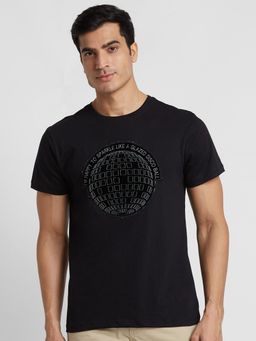 Globus - Men Black Printed Round Neck Cotton Regular Fit Casual T-Shirt