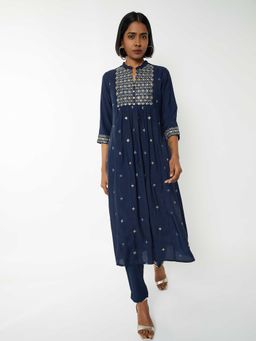 max - Women Blue Embroidered Flared Kurta and Pant
