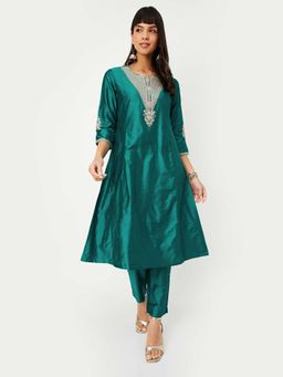 max - Women Green Embroidered A-Line Kurta and Pant