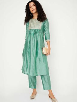 max - Women Green Embroidered Straight Kurta with Pant