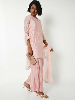max - Women Pink Embroidered Kurti with Pant and Dupatta