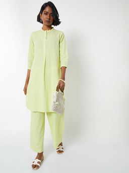 max - Women Green Seersucker Straight Kurta with Pant