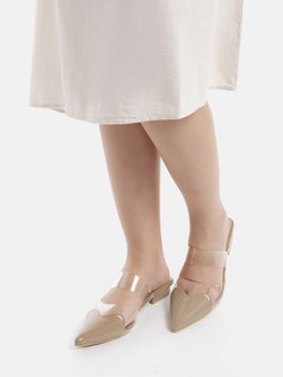 Zori World - Amor - Beige Heart Toed Mules
