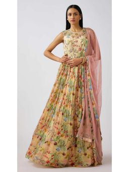 Basanti Kapde aur Koffee - Pink Organza Embroidered Anarkali Kurta With Pant And Dupatta