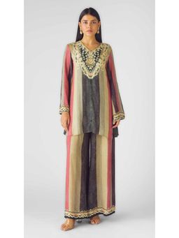 Basanti Kapde aur Koffee - Pink Muslin Embroidered Co-Ord