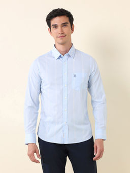 U.S. POLO ASSN. - Men Vertical Striped Tailored Fit Blue Shirt