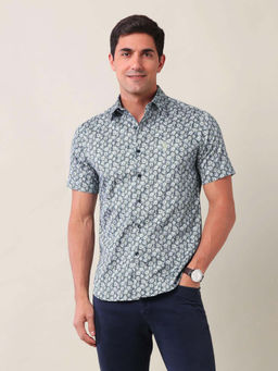 U.S. POLO ASSN. - Men Geometric Tailored Fit Green Shirt