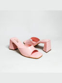 Pink color option, Currently selected
