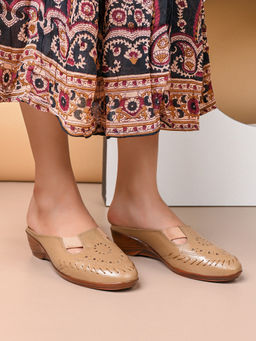 Pelle Albero - Women Beige Leather Wedge Heel Mules