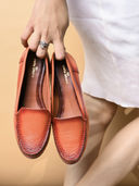 Tan color option, Currently selected