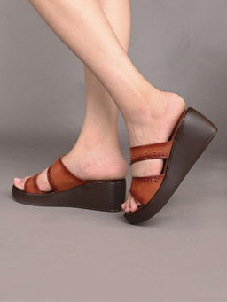 Pelle Albero - Women Black Leather Slip-On Wedges Heel