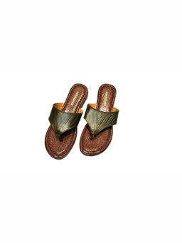D'Shoe Lounge - Premium Handcrafted Leather Kolhapuri Toe-Ring Sandals