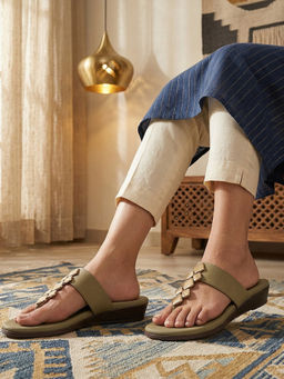 Global Step - Zoya Square Charm Green T-Strap Flats