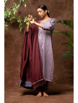 Taraasi - Purple Naaz Embellished Kurta with Pant & Dupatta (Set of 3)