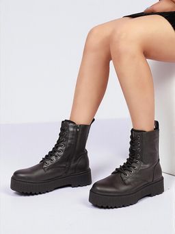 Truffle Collection - Black Solid Casual Boots