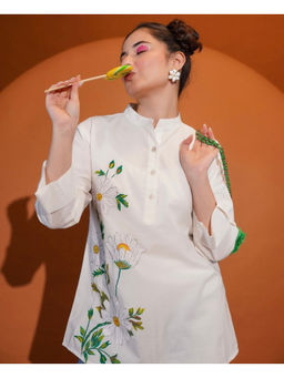 VAJOONI JAIPUR - White Floral Hand Painted Short Kurta