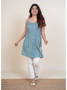 The Indian Ethnic Co. - Nivya Blue Ajrakh Cotton Straight Short Kurta