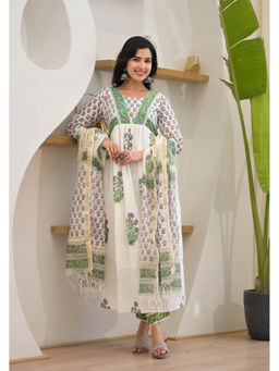 Roohaniyat - White Floral Printed Kurta with pant and Dupatta (Set of 3)