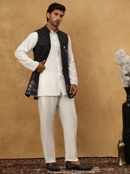 Jompers - Black Men Solid Kurta and Pyjama with Waistcoat