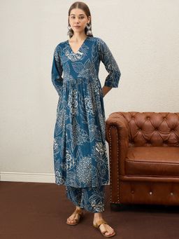 InWeave - Women Blue Rayon V-Neck Kurta with Pant