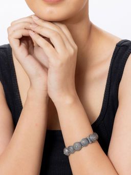 Niscka - Silver Oxidised Kada's For Women