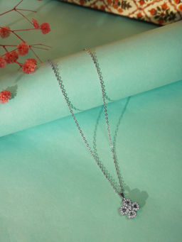 Niscka - Silver Plated Leaf Clover Shaped Flower Spin Pendant Necklace