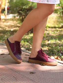 Monrow - Women Nicola Maroon Sneakers