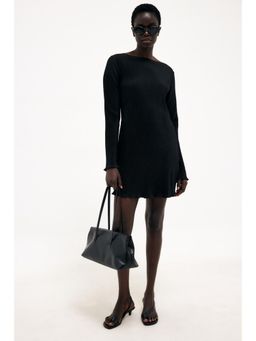 NA-KD - Black Pleated Mini Dress
