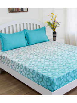 GM - Sea Green Off-White Abstract 180 TC Cotton Queen Bedsheet with 2 Pillow Covers (Set of 3)