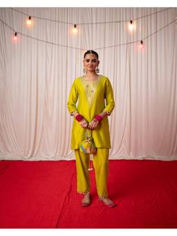 Chrkha - Green Bhado 2.0- Yoke Embroidered Short Kurta with Pant