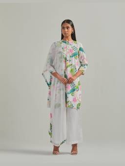 Chrkha - White Bhado 3.0- Printed Short Kurta with Pant and Dupatta