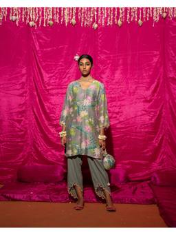 Chrkha - Bhado- Grey Printed Short Kurta with Pant and Dupatta