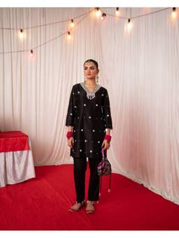 Chrkha - Paisley- Black Mirror Short Kurta with Pant and Dupatta