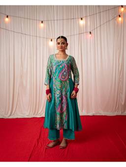 Chrkha - Paisley- Green Printed Side Panel Kurta Pants and Dupatta