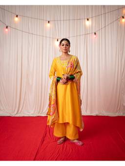 Chrkha - Paisley- Yellow A Line Mirror Embroidered Kurta Pants and Dupatta with Potli