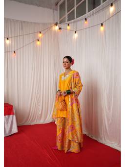 Chrkha - Paisley- Yellow Printed Short Kurta with Pant and Dupatta with Potli