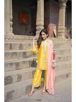 SAMATVAM BY ANJALI BHASKAR - Nirvi Embroidered Kurta with Pant and Dupatta